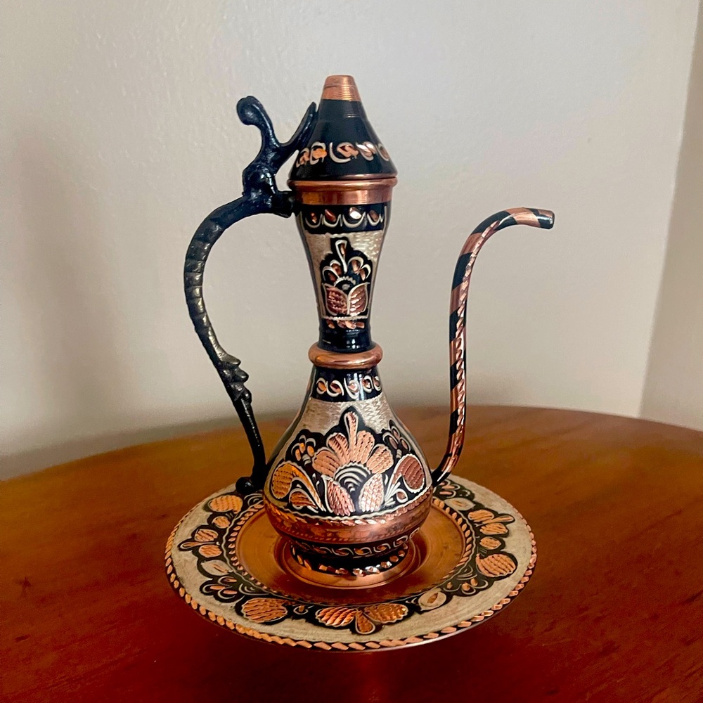 Beautiful Turkish ewer and basin, intrigue designs and engraving